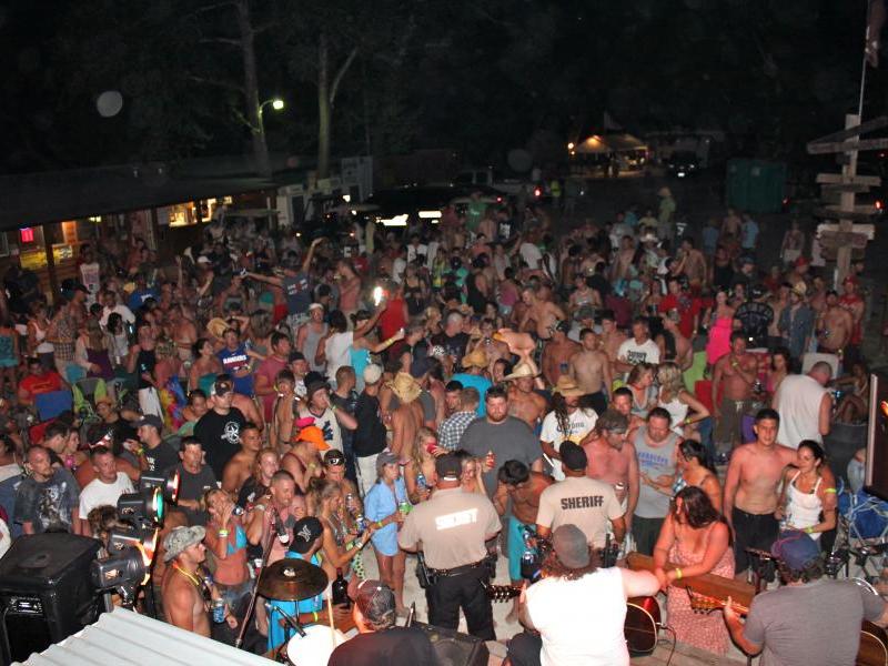 David Fenley's Crowd Memorial Weekend 2011